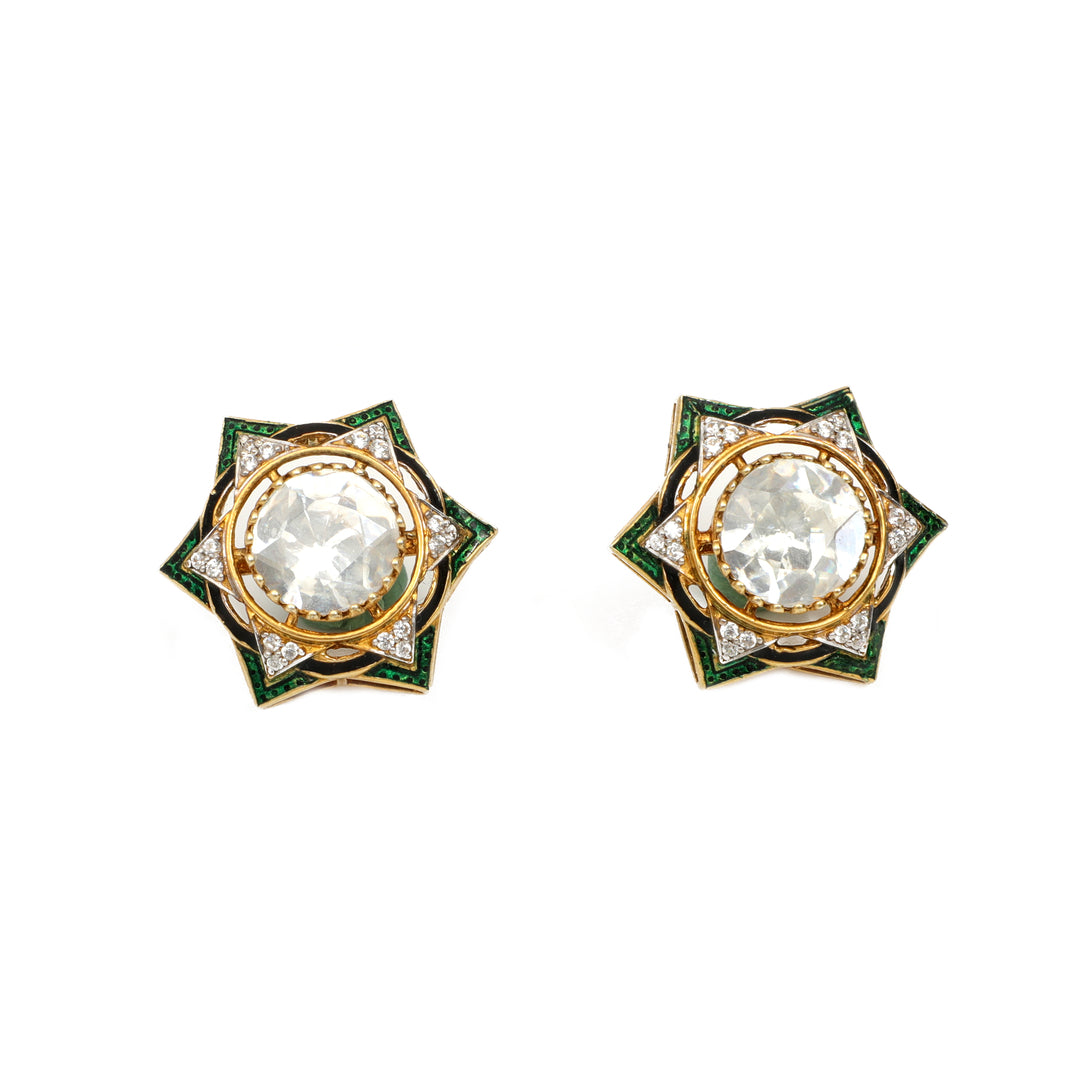 Starburst Emerald: star-shaped earrings with a clear centre and green-toned border