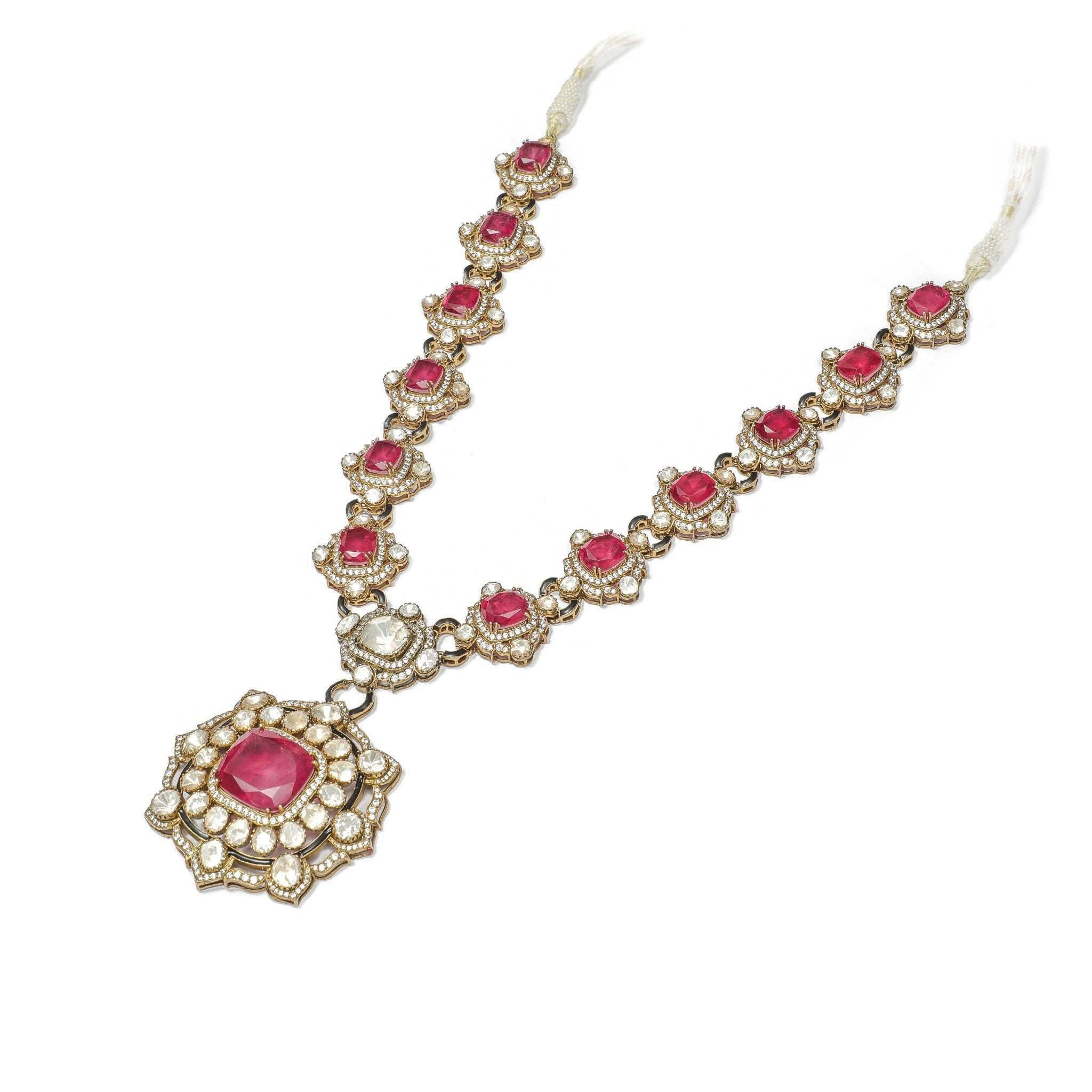 Ratnavali Ruby Cushion Statement Haar